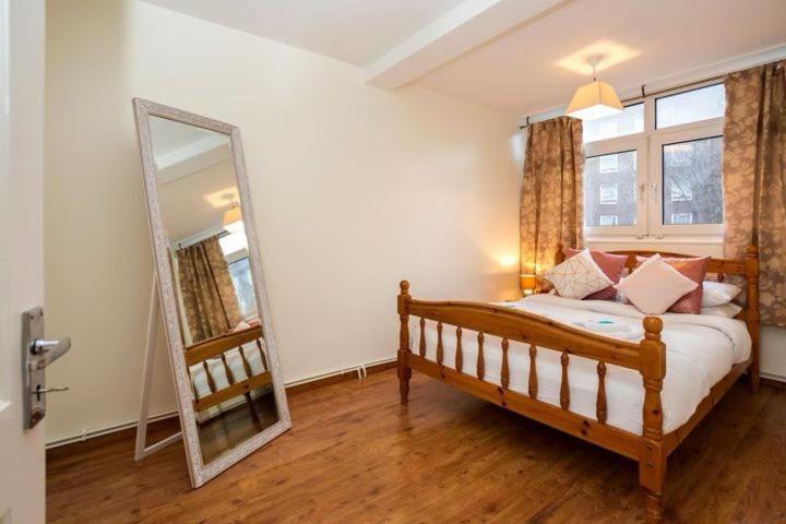 Spacious Near With Smart Tv Habitación en casa particular *